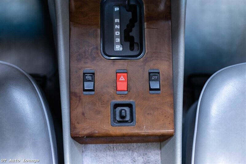 1986 Mercedes-Benz 560-Class 62