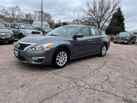 2014 Nissan Altima for sale at RIVERSIDE AUTO SALES in Sioux City IA