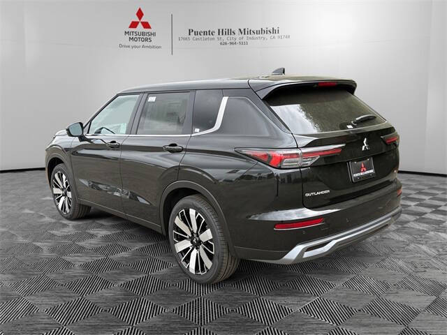 2025 Mitsubishi Outlander SE