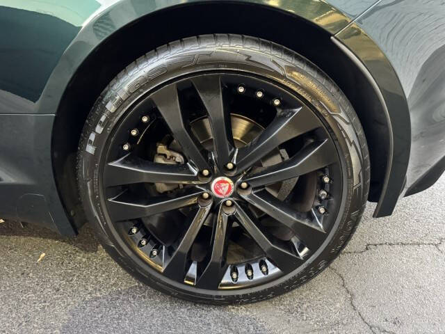 2019 Jaguar F-TYPE P300