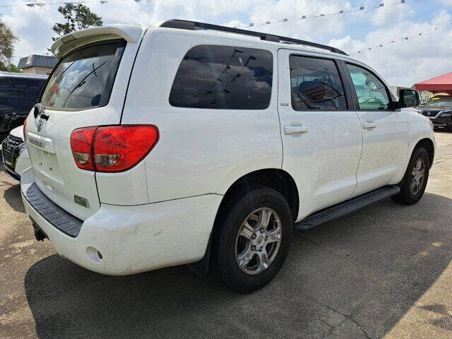 2016 Toyota Sequoia SR5
