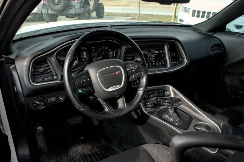 2020 Dodge Challenger SXT