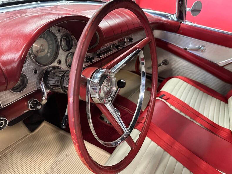1957 Ford Thunderbird
