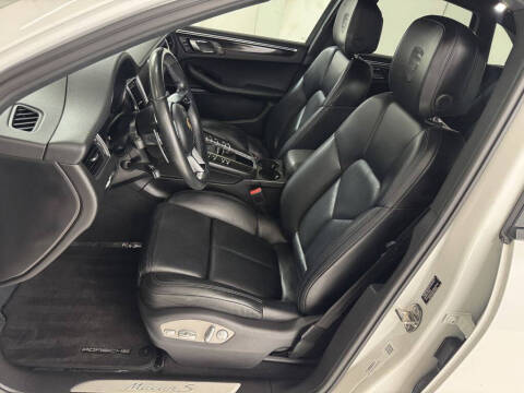 2015 Porsche Macan S