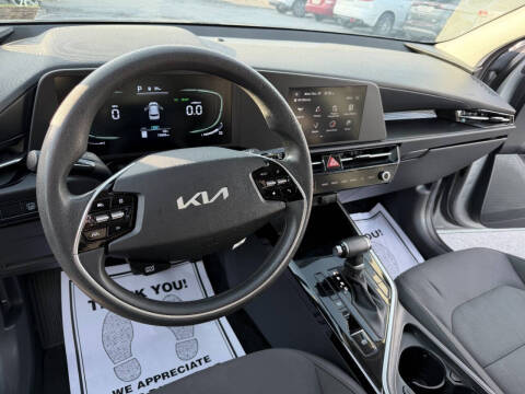 2023 Kia Niro LX