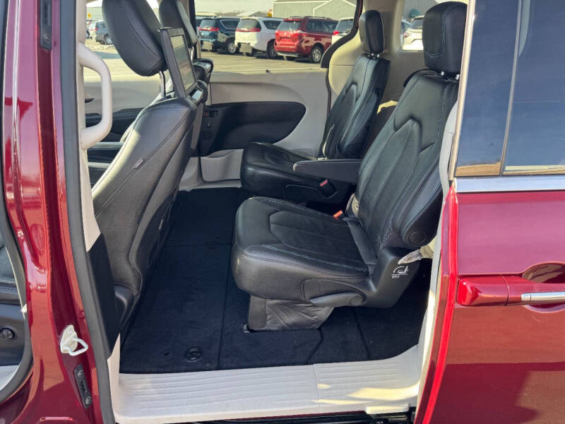 2021 Chrysler Pacifica Touring L
