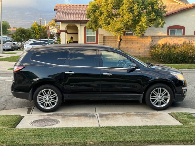 2015 Chevrolet Traverse 1LT photo 4