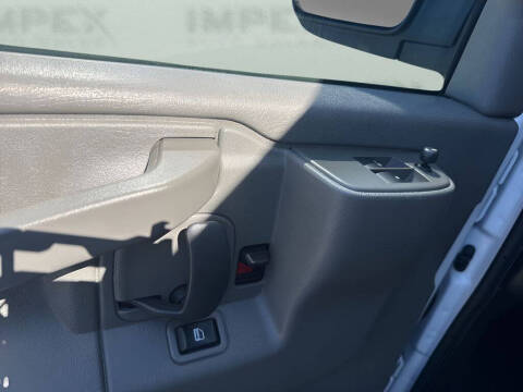 2023 GMC Savana 2500