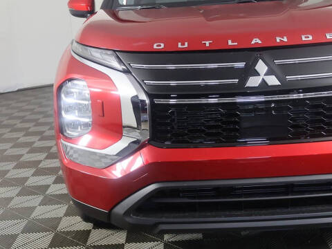 2025 Mitsubishi Outlander ES