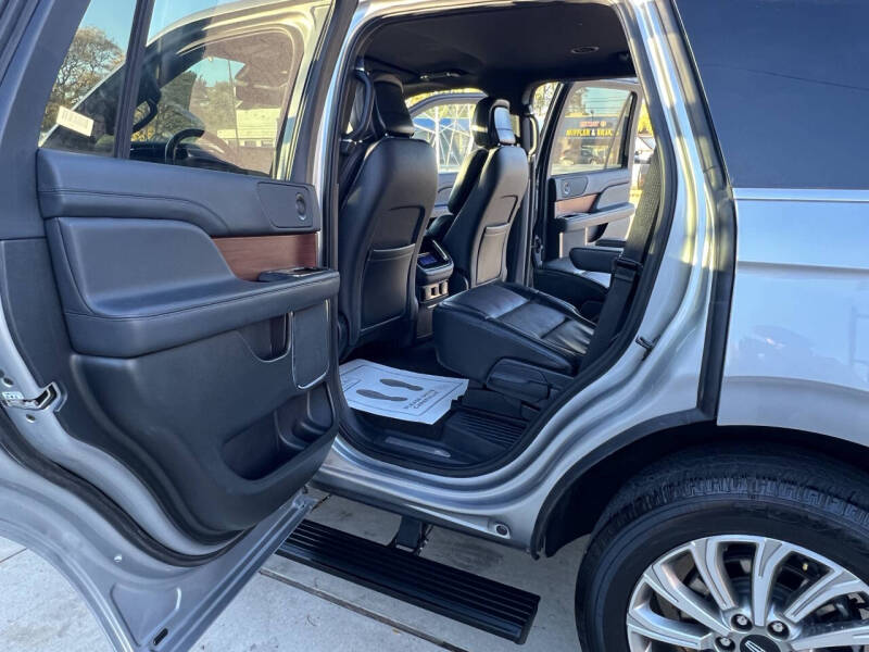 2023 Lincoln Navigator Standard
