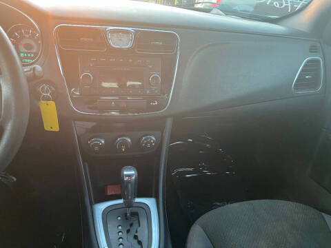 2012 Chrysler 200 LX