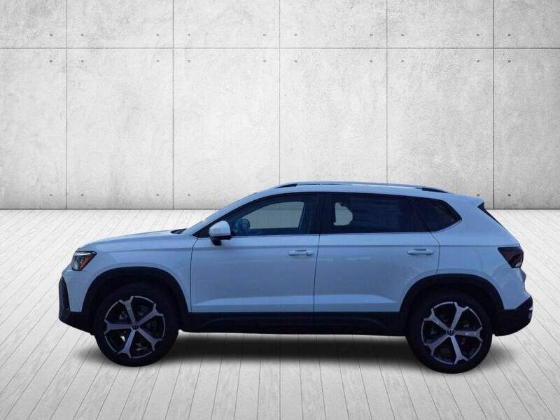 2025 Volkswagen Taos SEL 4Motion
