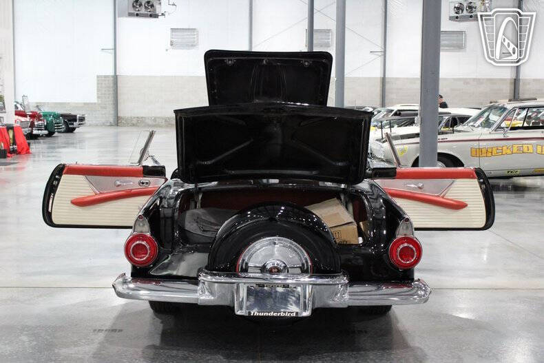 1956 Ford Thunderbird