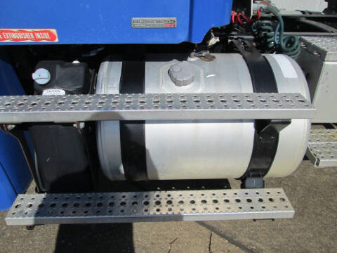 2011 Freightliner Business class M2