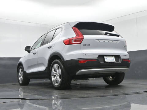 2021 Volvo XC40 T5 Momentum