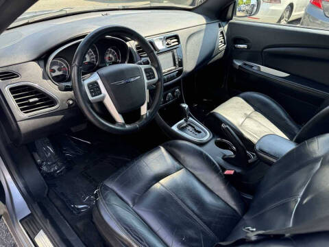 2013 Chrysler 200 Limited