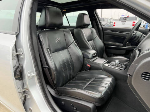 2023 Chrysler 300 S V6