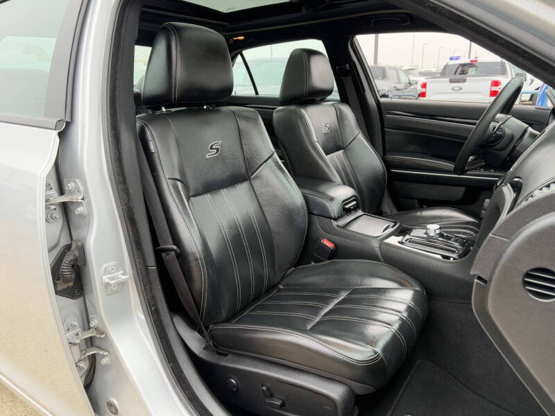 2023 Chrysler 300 S V6