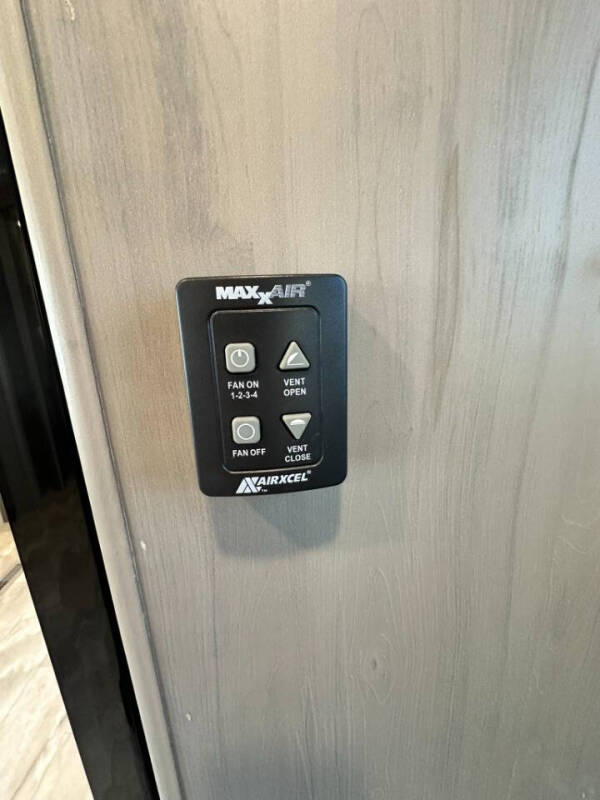 2024 Dutchmen Kodiak 2921FKDS