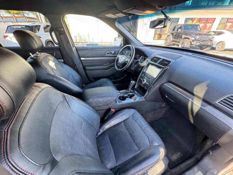 2017 Ford Explorer Sport