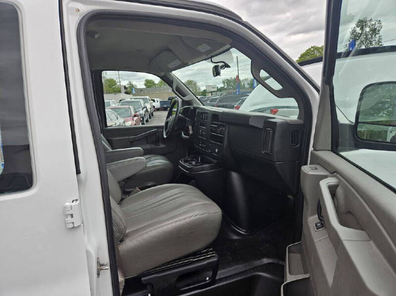 2021 Chevrolet Express 2500