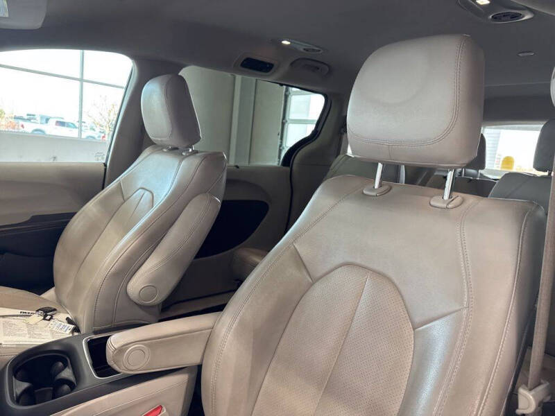 2021 Chrysler Pacifica Touring L