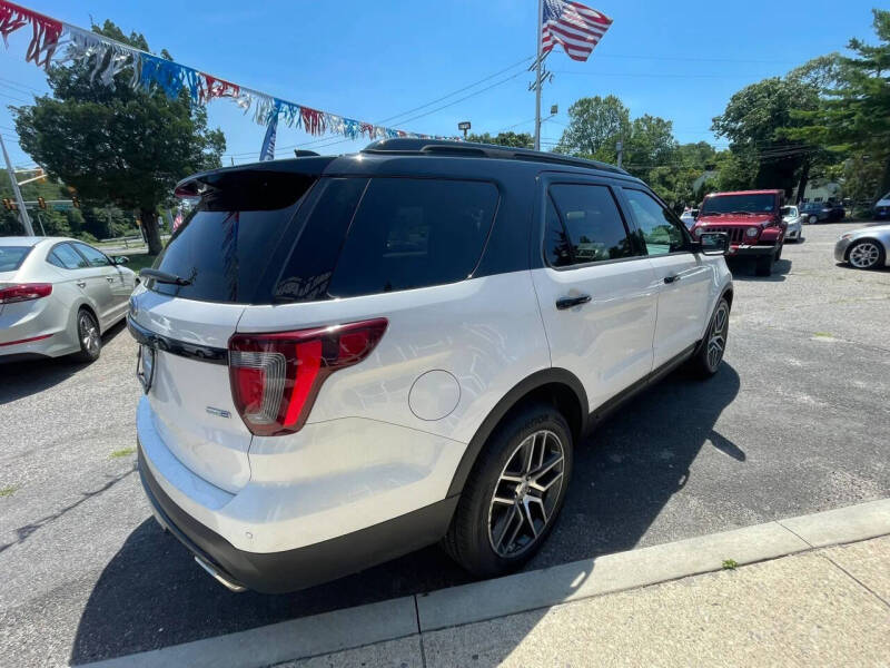 2017 Ford Explorer Sport