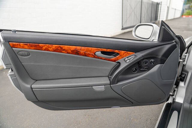 2003 Mercedes-Benz SL-Class 16