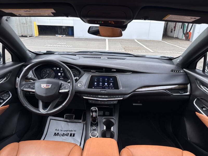 2023 Cadillac XT4 Sport