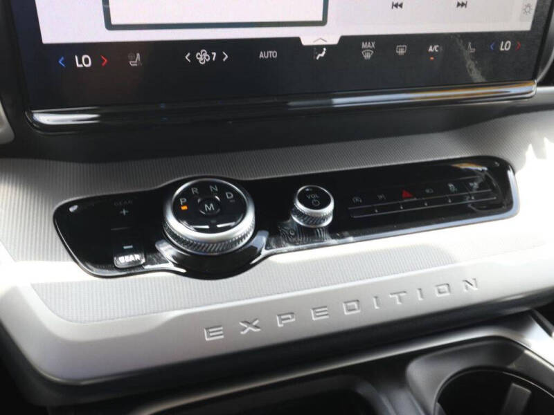 2027 Ford Expedition MAX Active