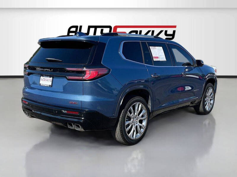 2024 GMC Acadia Denali