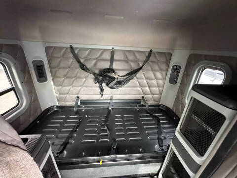 2019 Freightliner Coronado 122 SD