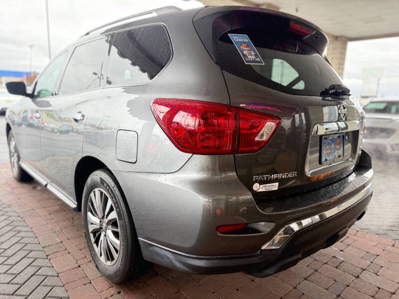 2020 Nissan Pathfinder SV