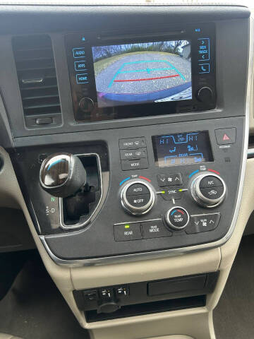 2017 Toyota Sienna XLE 7-Passenger