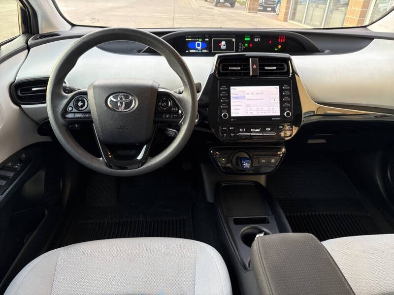 2022 Toyota Prius LE AWD-e