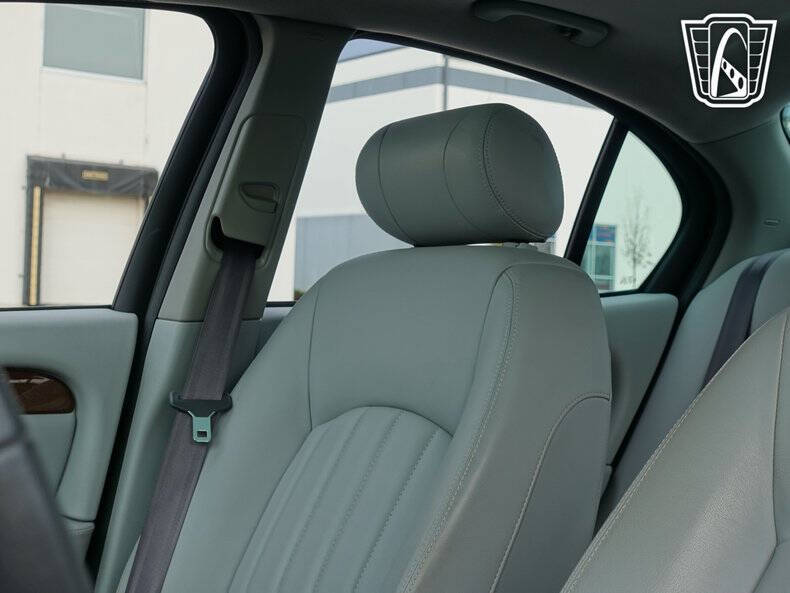 2002 Jaguar X-Type 2.5