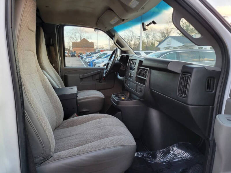 2017 GMC Savana 2500