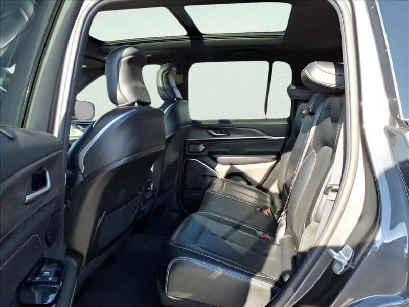 2022 Jeep Grand Cherokee Overland