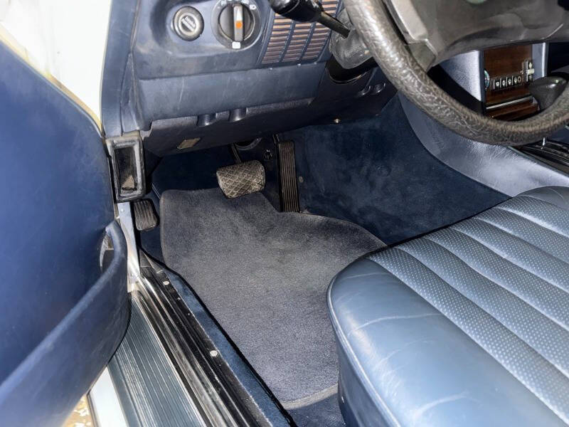 1983 Mercedes-Benz 380-Class