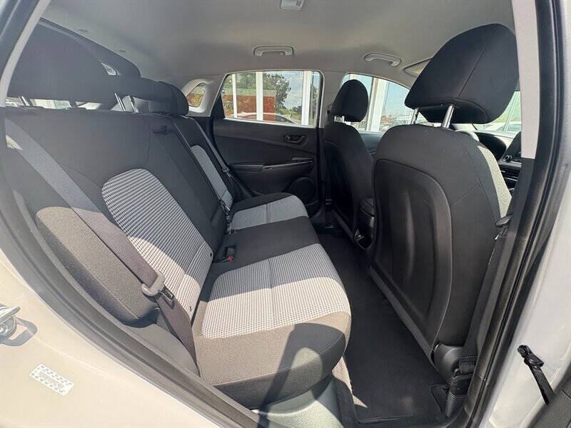 2023 Hyundai Kona SE