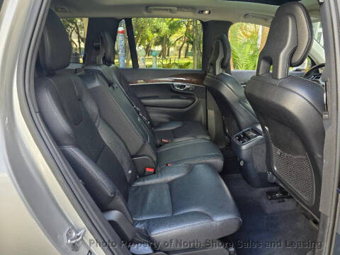 2016 Volvo XC90 T6 Momentum