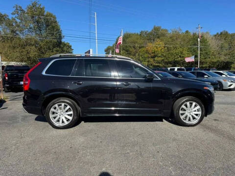 2016 Volvo XC90 T6 Momentum