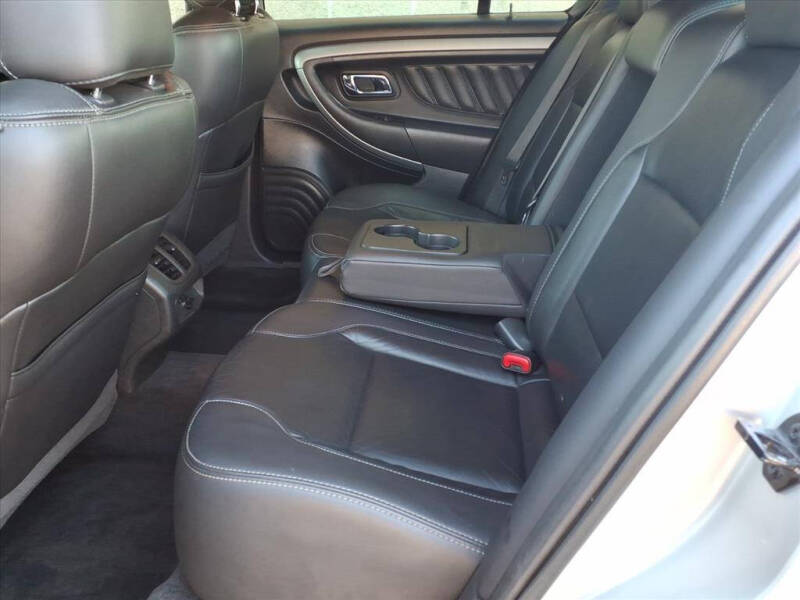 2018 Ford Taurus SEL