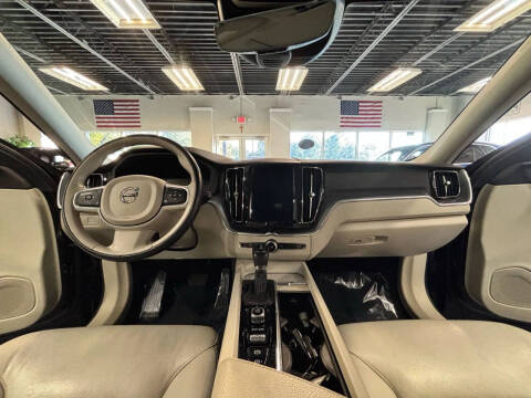 2019 Volvo XC60 T5 Momentum