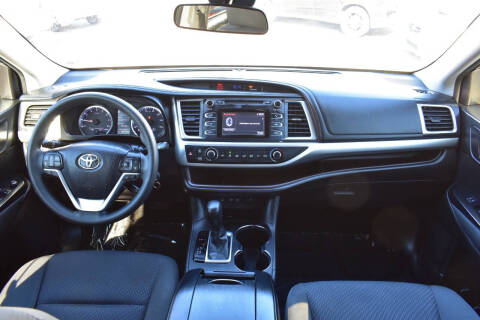 2017 Toyota Highlander LE