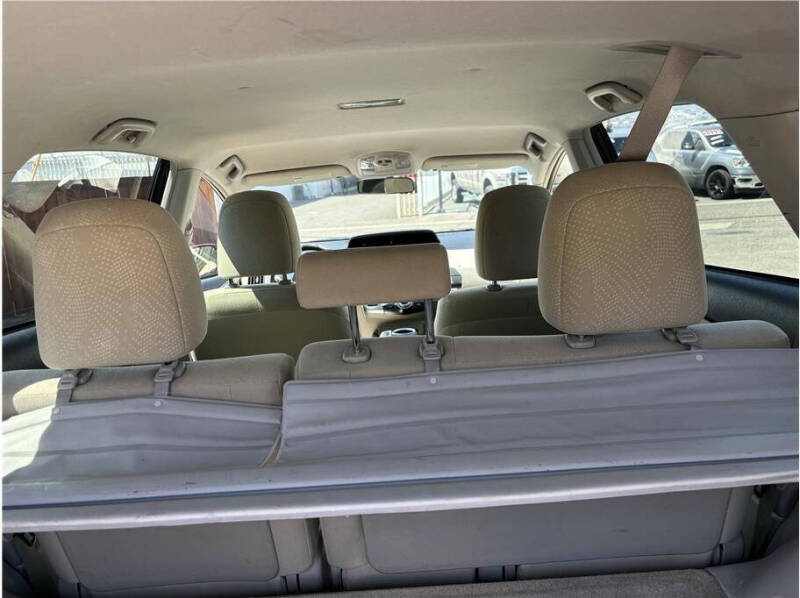 2012 Toyota Prius v Three