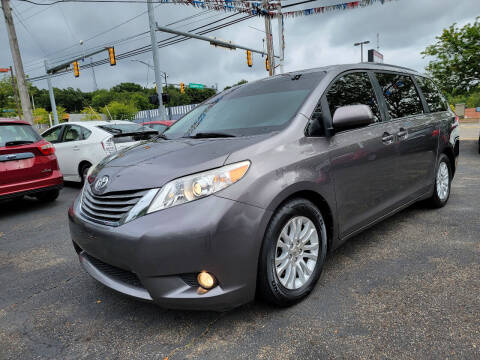 2013 Toyota Sienna for sale at Cedar Auto Group LLC in Akron OH