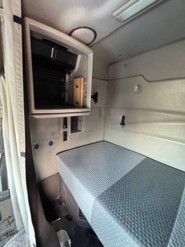 2012 Volvo VNL Tandem