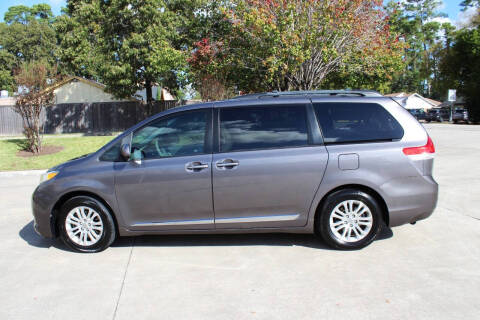 2013 Toyota Sienna XLE 7-Passenger Auto Access Seat