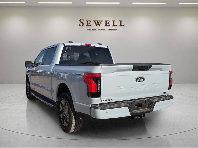 2025 Ford F-150 Lightning Flash